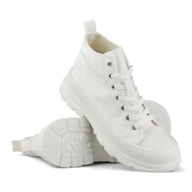 Baskets blanches au dessus de la cheville 1 Baskets blanches au dessus de la cheville 1