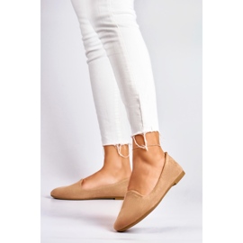 Chaussures plates en daim beige 4