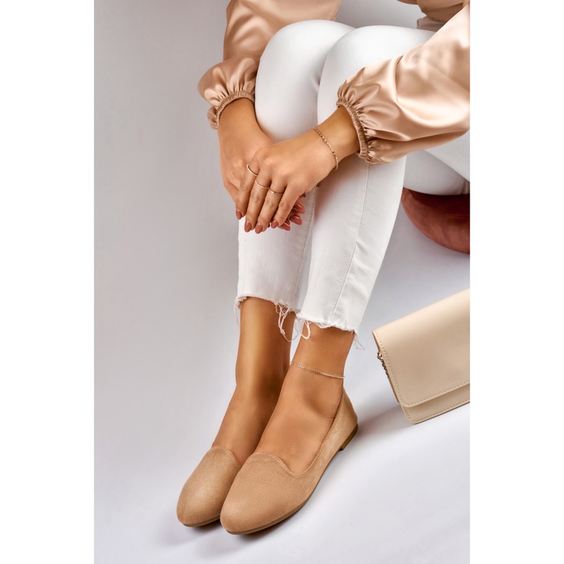 Chaussures plates en daim beige 1