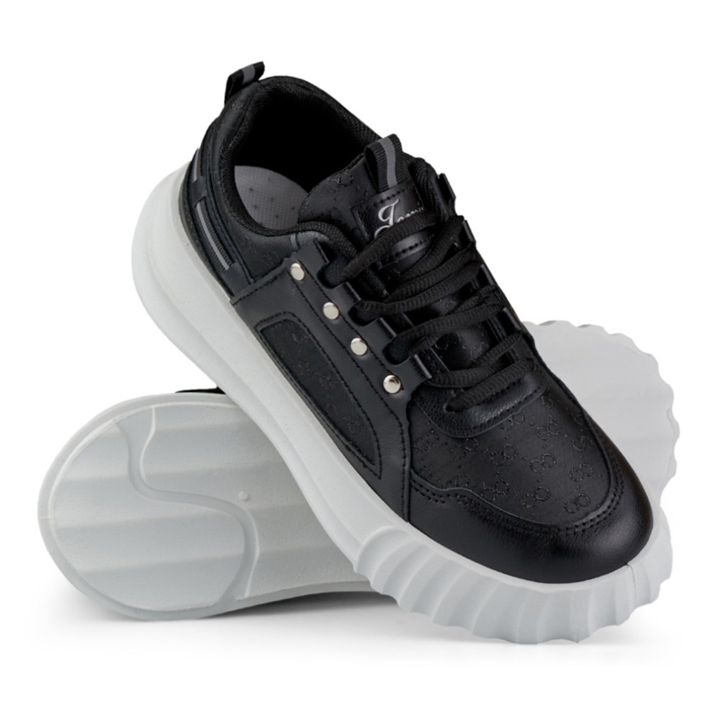 Chaussures de sport pour femme noires à semelle blanche 1