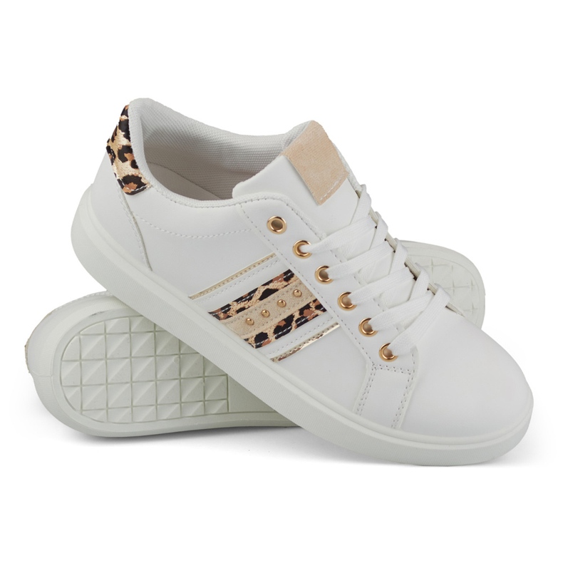 Chaussures de sport pour femmes blanches avec une décoration délicate 2