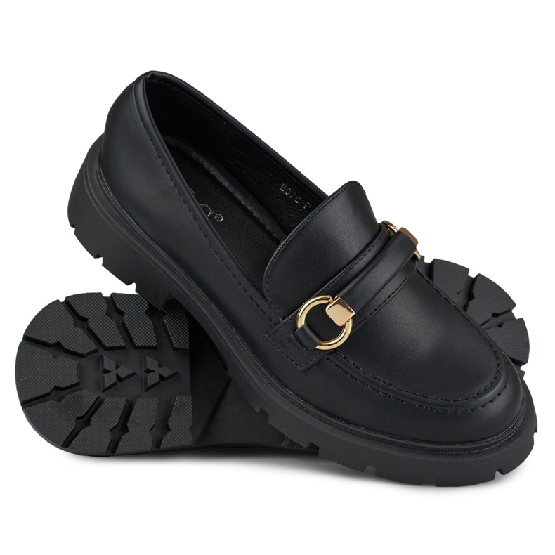 Mocassins noirs avec une décoration minimaliste le noir 1