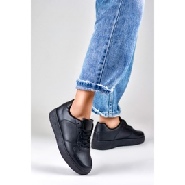 Baskets de sport noires classiques avec une semelle noire 4