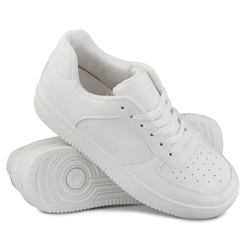 Baskets de sport blanches classiques avec une semelle blanche 1