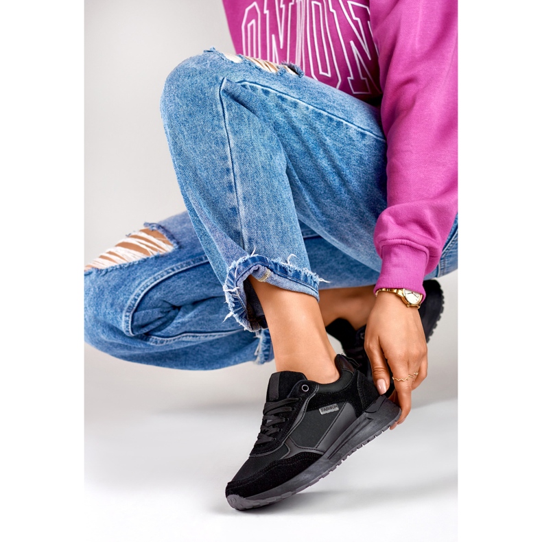 Chaussures de sport noires pour femmes avec une semelle noire 1 Chaussures de sport noires pour femmes avec une semelle noire 1