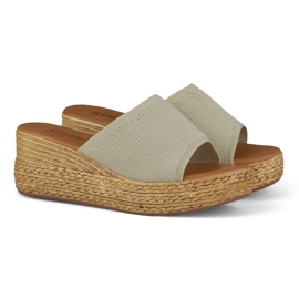Chaussons compensés beiges confortables pour femmes 2