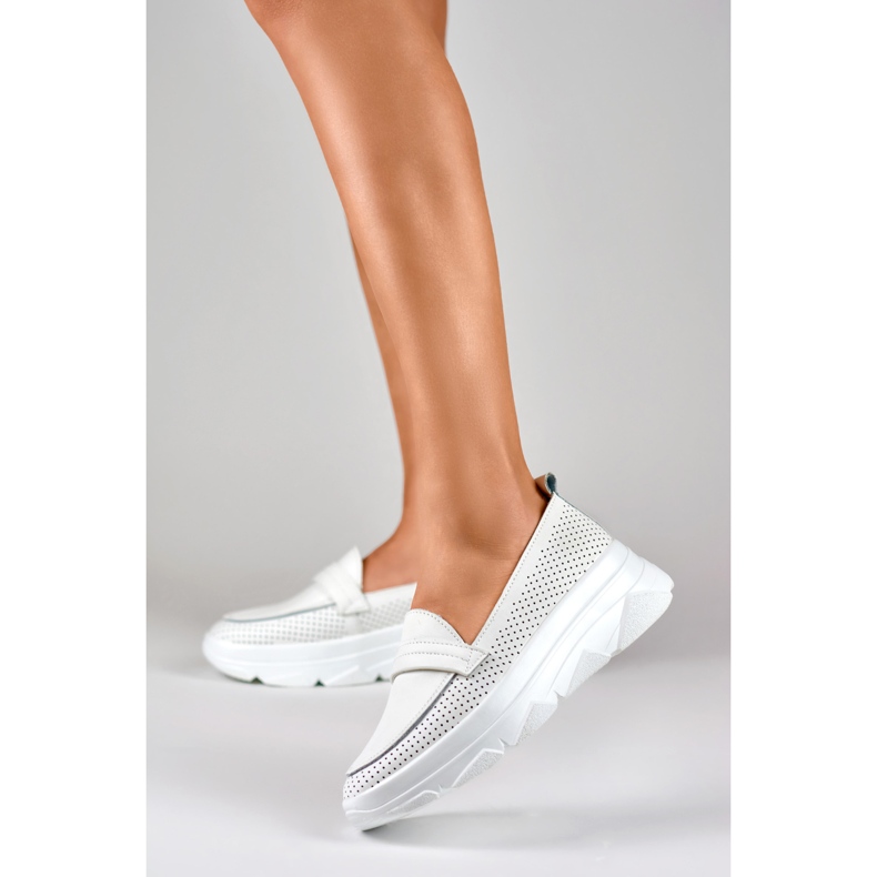 Chaussures blanches ajourées confortables en cuir naturel 2