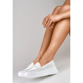 Chaussures blanches ajourées confortables en cuir naturel 3