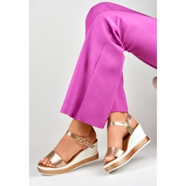 Sandales compensées confortables pour femmes d'or 3