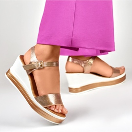 Sandales compensées confortables pour femmes d'or 6