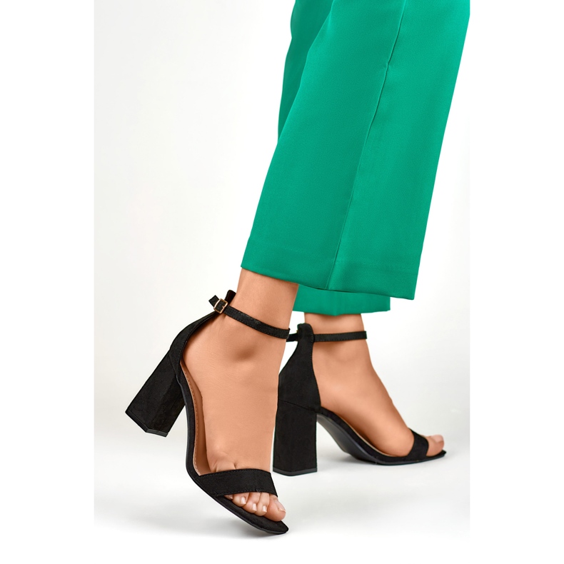 Sandales noires à talons hauts le noir 1