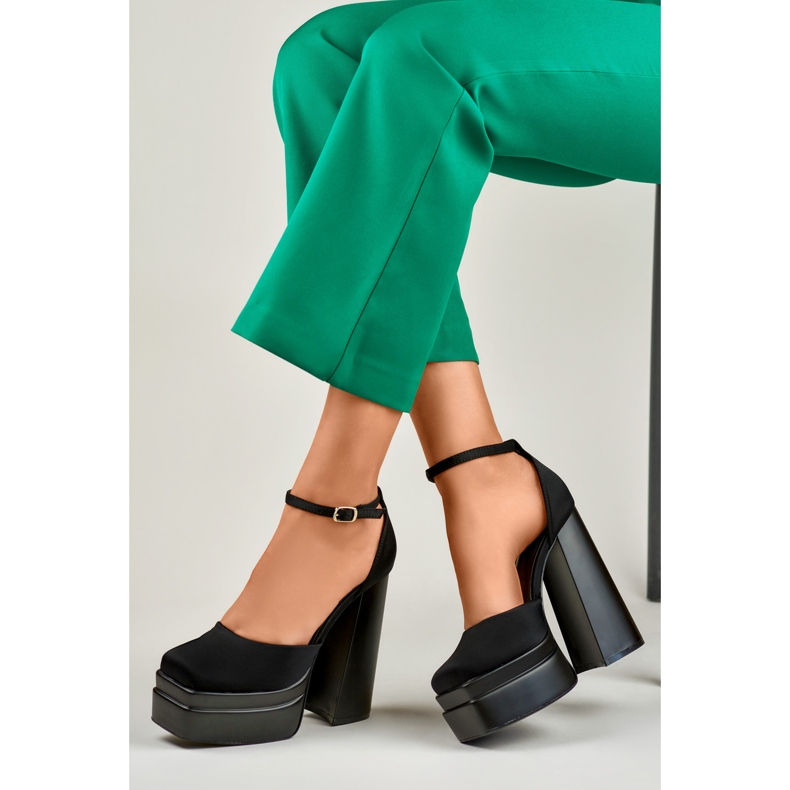 Sandales noires à talons hauts de Libby le noir 1