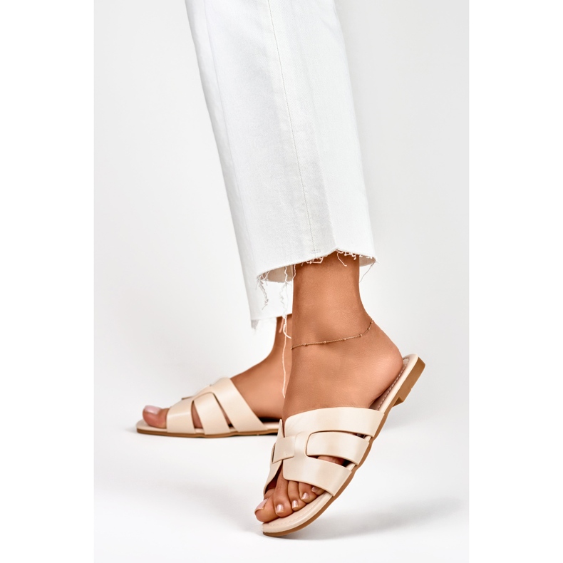 Chaussons femme beiges à semelle plate 2