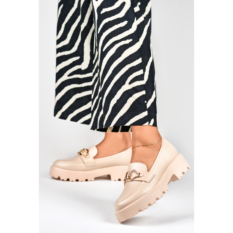 Mocassins beiges pour femmes en éco-cuir 2