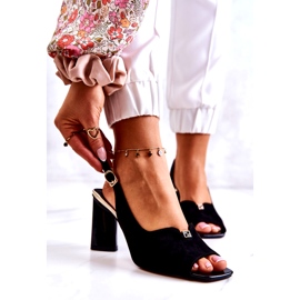 S. BARSKI Sandales en daim des femmes sur le post avec un ornement noir 1