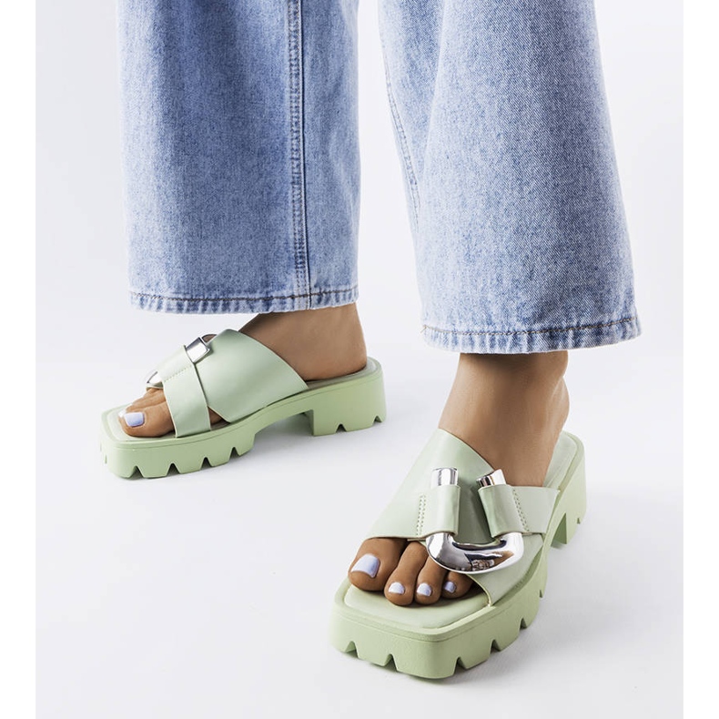 Glissades vertes sur la semelle du tracteur de Carceri 1