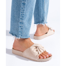 Chaussons femme en daim beige Shelovet 1