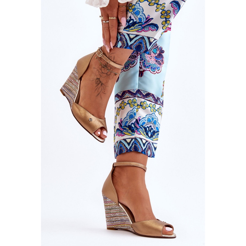 Sandales compensées en cuir Laura Messi 2603/784 Or d'or 2