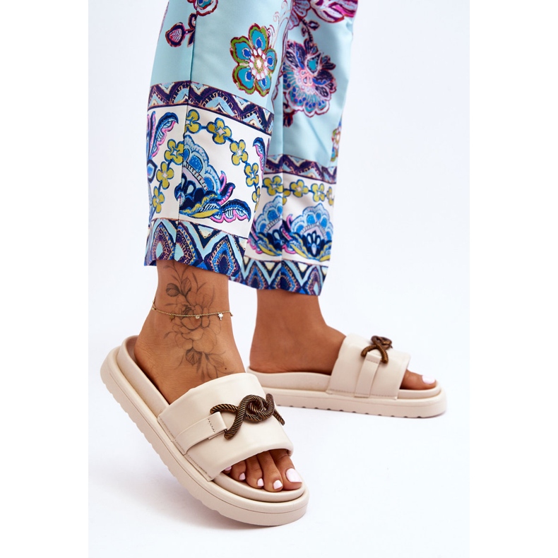 Sandales pour femmes avec verso beige 2 Sandales pour femmes avec verso beige 2