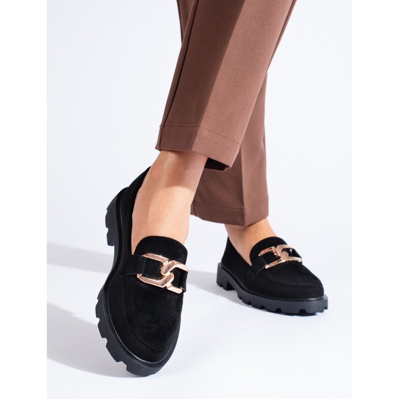 Bottes en daim noir avec une chaîne de Shelovet le noir 1