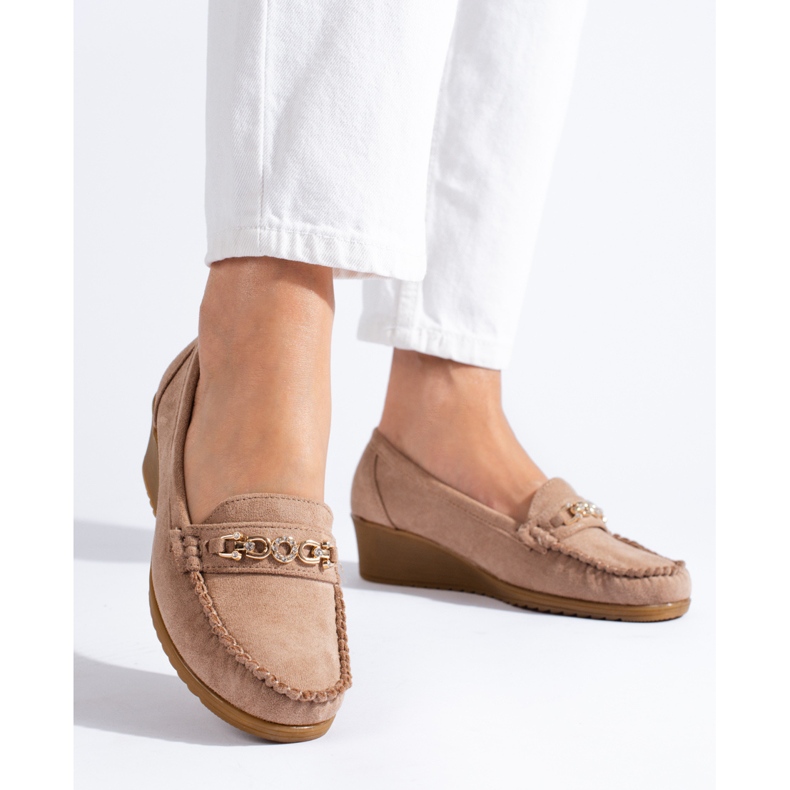 Chaussures compensées en daim beige Shelovet 1