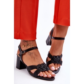 Sandales En Cuir Sur Un Talon Meriel Noir 2