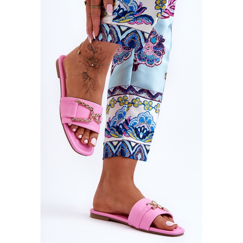 Pantoufles classiques pour femmes avec une décoration impressionnante rose 1