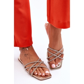 Chaussons Femme Avec Rayures Et Strass Doré Leomi d'or 2 Chaussons Femme Avec Rayures Et Strass Doré Leomi d'or 2