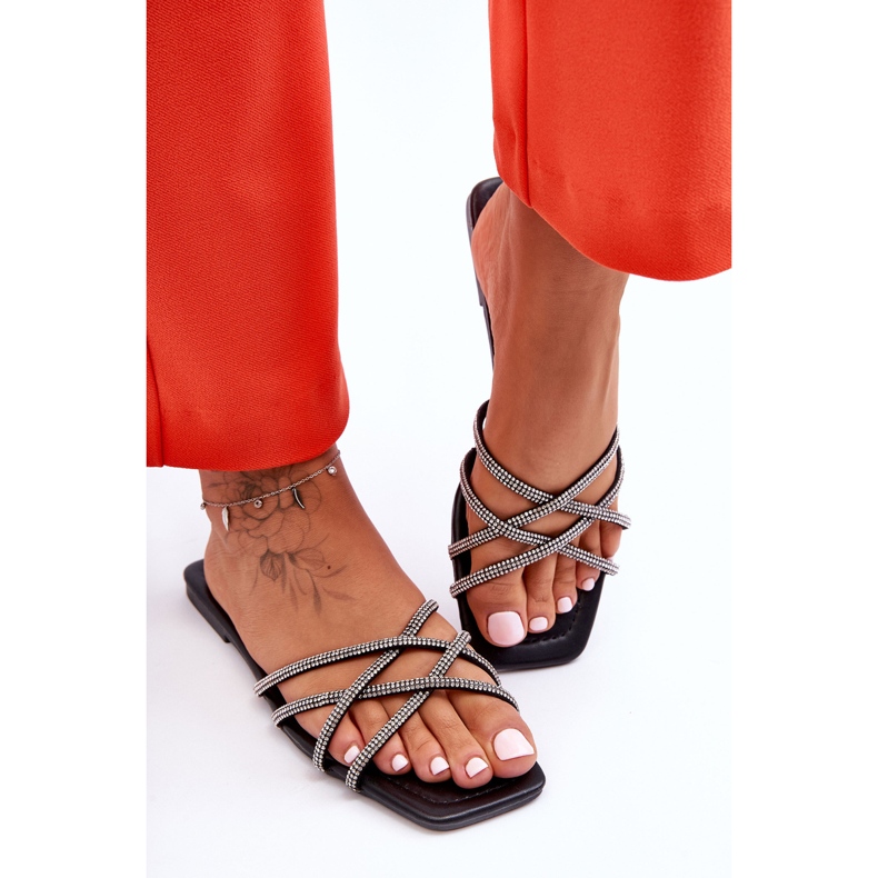 Chaussons Femme Avec Rayures Et Strass Noir Leomi le noir 2