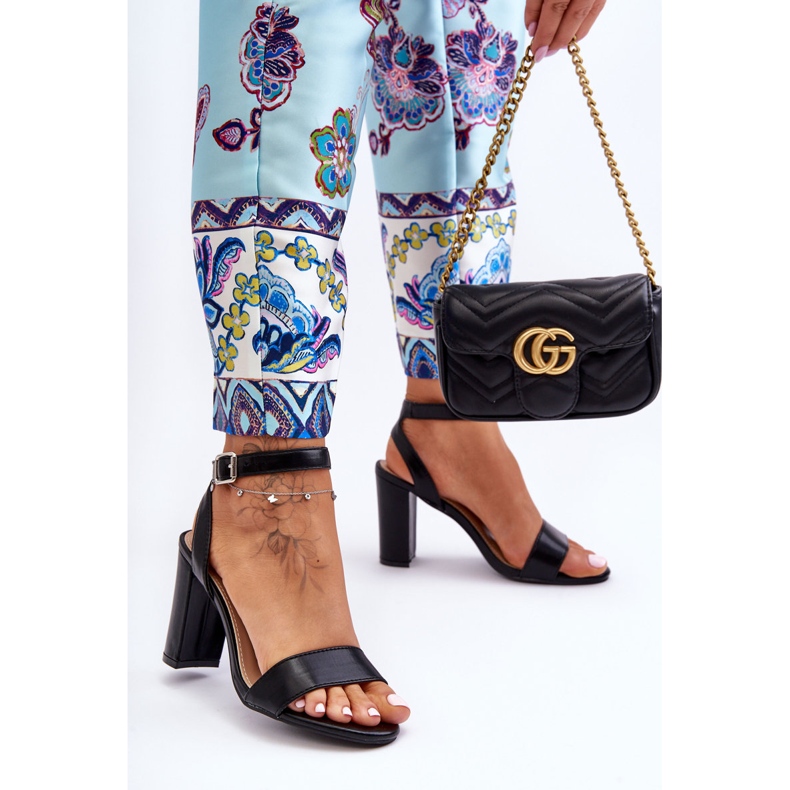 Sandales classiques pour femmes à talon noir Treada 1