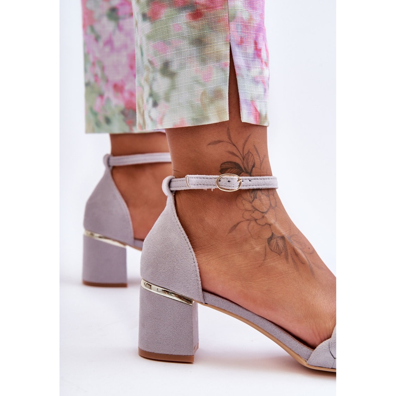 Sandales tressées en daim gris Essenza 2