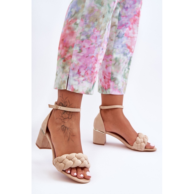 Sandales tressées en daim beige Essenza 2