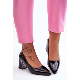 Elégants Escarpins Laqués Sur Un Talon Noir Emma 1