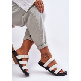 Chaussons Femme Classiques En Cuir Avec Velcro Blanc Amedon blanche 1 Chaussons Femme Classiques En Cuir Avec Velcro Blanc Amedon blanche 1