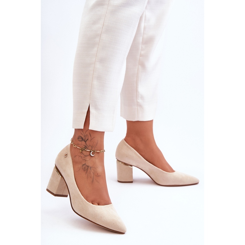 Escarpins à talons hauts en daim classique avec embellissement Derren beige clair 1