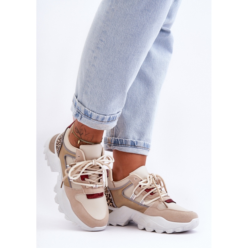 Chaussures De Sport Sur Une Semelle Massive Beige Corena 2 Chaussures De Sport Sur Une Semelle Massive Beige Corena 2