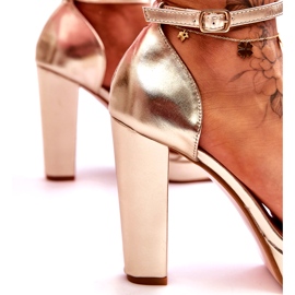 Sandales dorées à talons hauts Mandy d'or 4