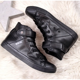 Baskets isolées noires Big Star V274542F le noir 1 Baskets isolées noires Big Star V274542F le noir 1