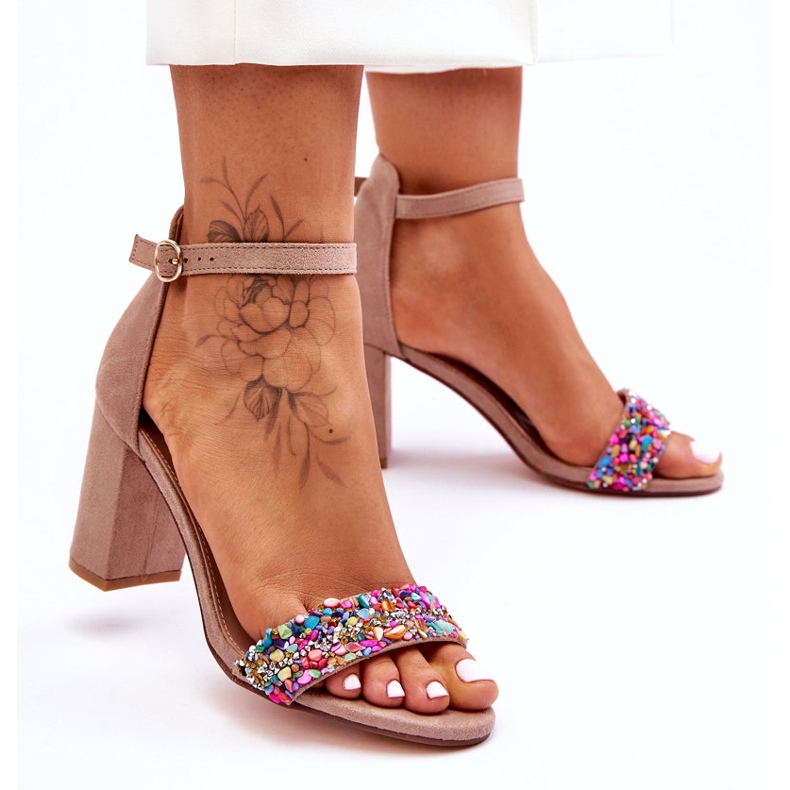 Sandales à talons hauts à la mode avec des pierres décoratives Beige Love Me 4