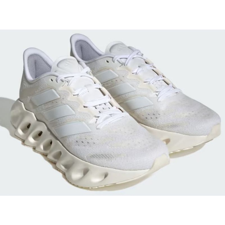 Chaussures adidas Switch Fwd W ID1789 blanc 1