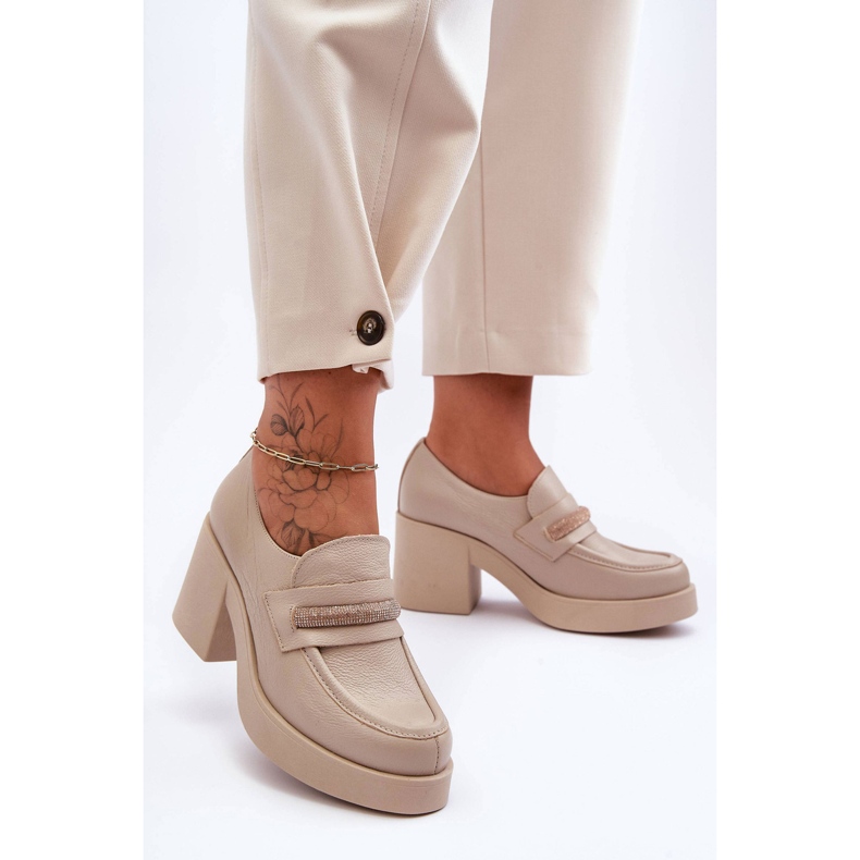 Lemar Chaussures En Cuir Sur Talon Avec Décoration Gelanor Beige 1 Lemar Chaussures En Cuir Sur Talon Avec Décoration Gelanor Beige 1