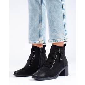 Bottines noires à talons pour femme 1