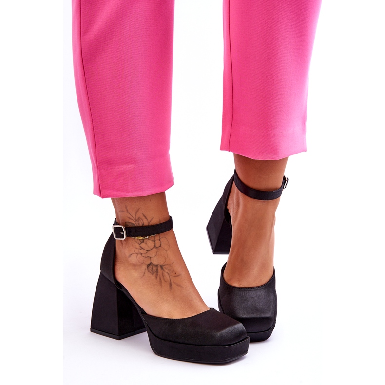 PA1 Escarpins à la mode sur des talons massifs Black Sandia le noir 1