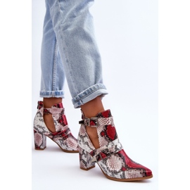 Bottes à la mode sur un talon avec des découpes Multicolore Suelo beige 8