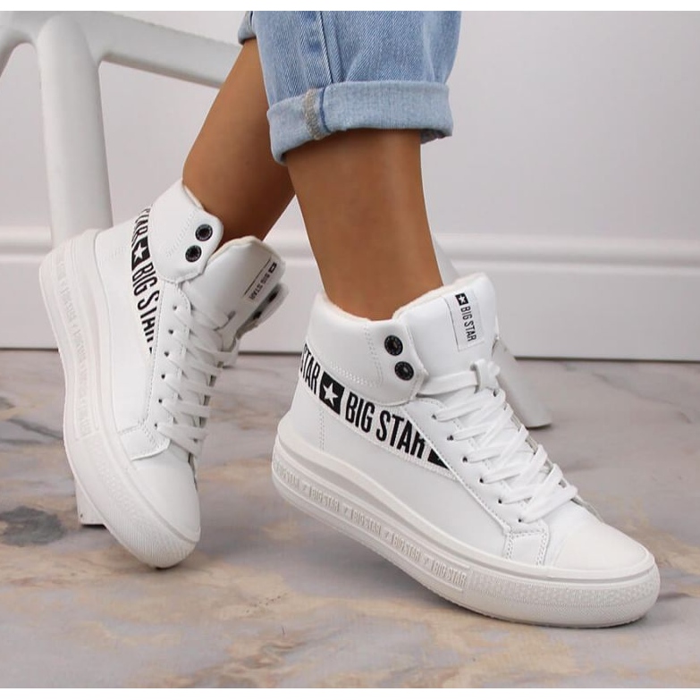Chaussures de sport isolées Big Star W INT1901A blanc 1
