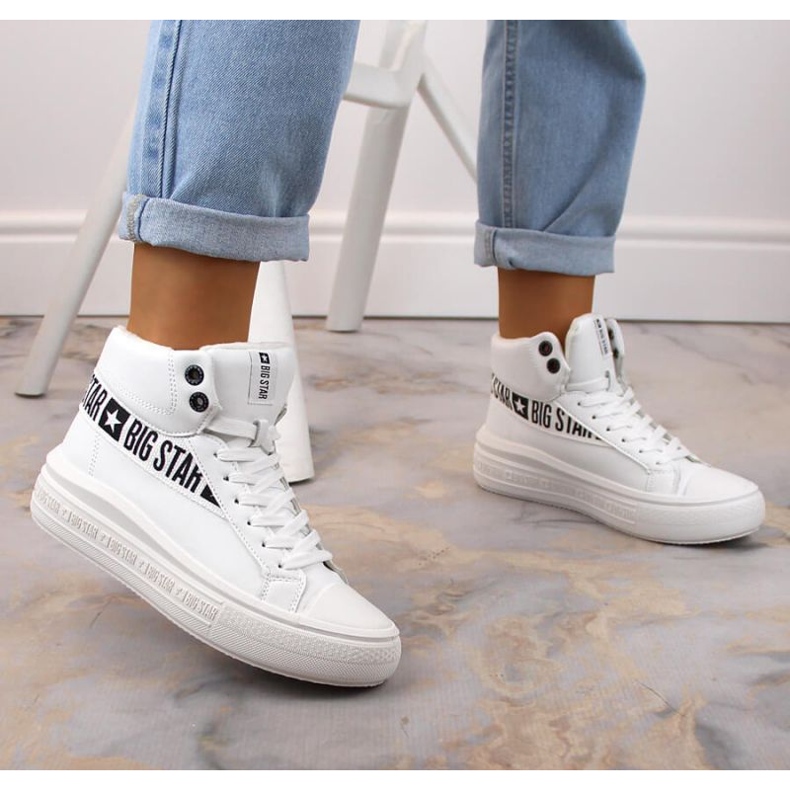 Chaussures de sport isolées Big Star W INT1901A blanc 2