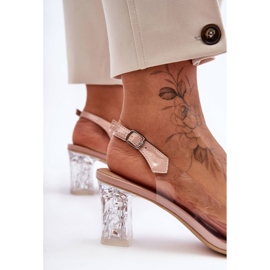Sandales roses à la mode décorées sur un talon S.Barski MR1037-23 2