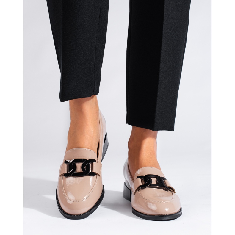 Chaussures femme laquées beiges avec boucle Vinceza 1 Chaussures femme laquées beiges avec boucle Vinceza 1