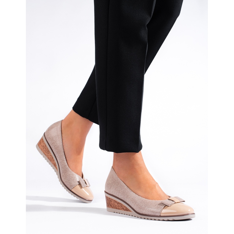 W. Potocki Escarpins beiges pour femmes de Potocki avec un petit talon compensé 1