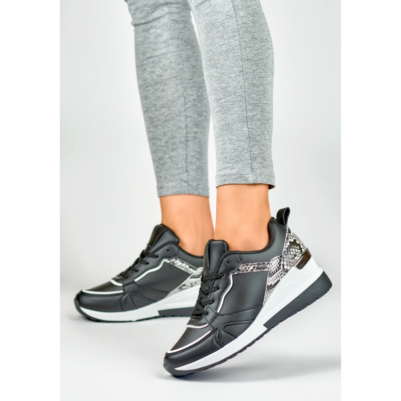 Chaussures à lacets noires pour femmes avec un talon bas le noir 2